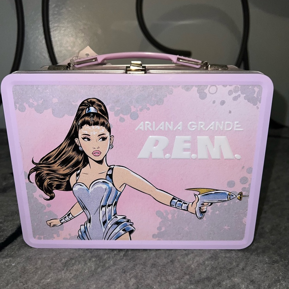 Ariana Grande R.E.M LunchBox